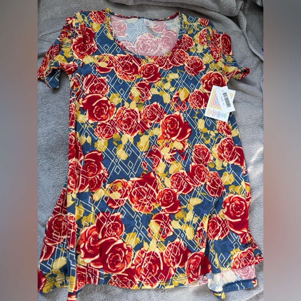 LuLaRoe Blue and Red Rose Tee